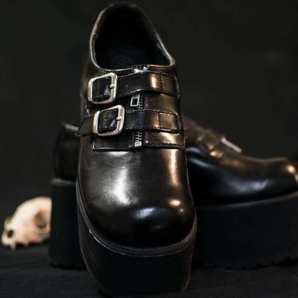 T.U.K. BLACK TWO BUCKLE NOSEBLEED PLATFORMS